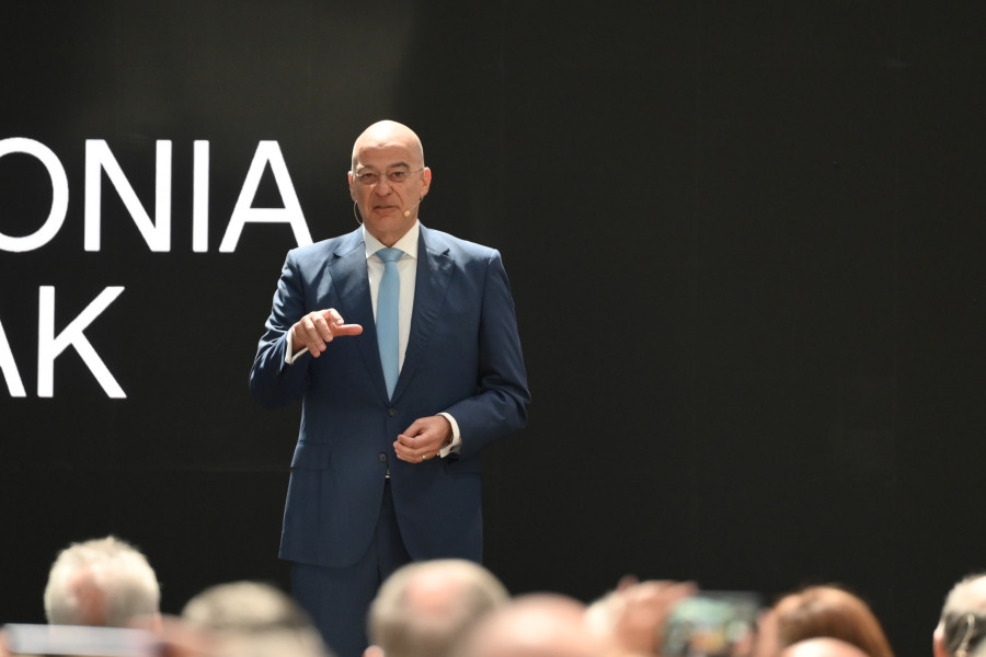 ΠΑΡΟΥΣΙΑ ΤΟΥ ΥΠΟΥΡΓΟΥ ΕΘΝ.ΑΜΥΝΑΣ ΝΙΚΟΥ ΔΕΝΔΙΑ Η ΕΚΔΗΛΩΣΗ ΕΤΑΙΡΙΚΟΥ ΑΠΟΛΟΓΙΣΜΟΥ