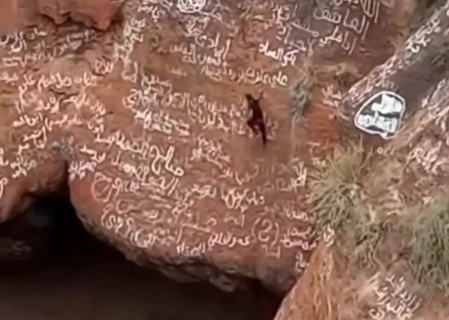 Yemeni sarsan ölüm! Örümcek adam lakaplı ünlü dağcı volkanik kraterden yere çakıldı
