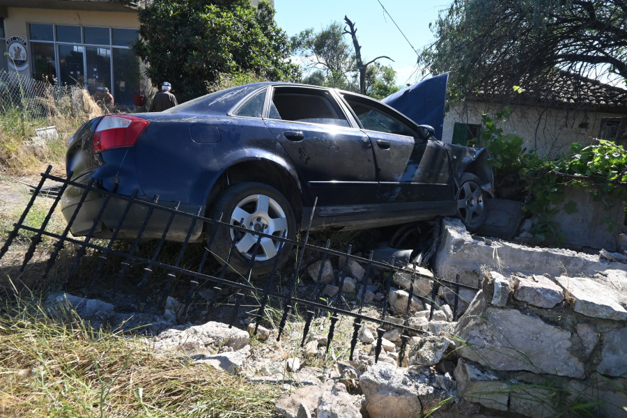 Αργολίδα: Τροχαίο με 5 τραυματίες στον δρόμο Ναυπλίου - Άργους στην περιοχή της Αρχαίας Τίρυνθας. (ΒΑΣΙΛΗΣ ΠΑΠΑΔΟΠΟΥΛΟΣ /EUROKINISSI)