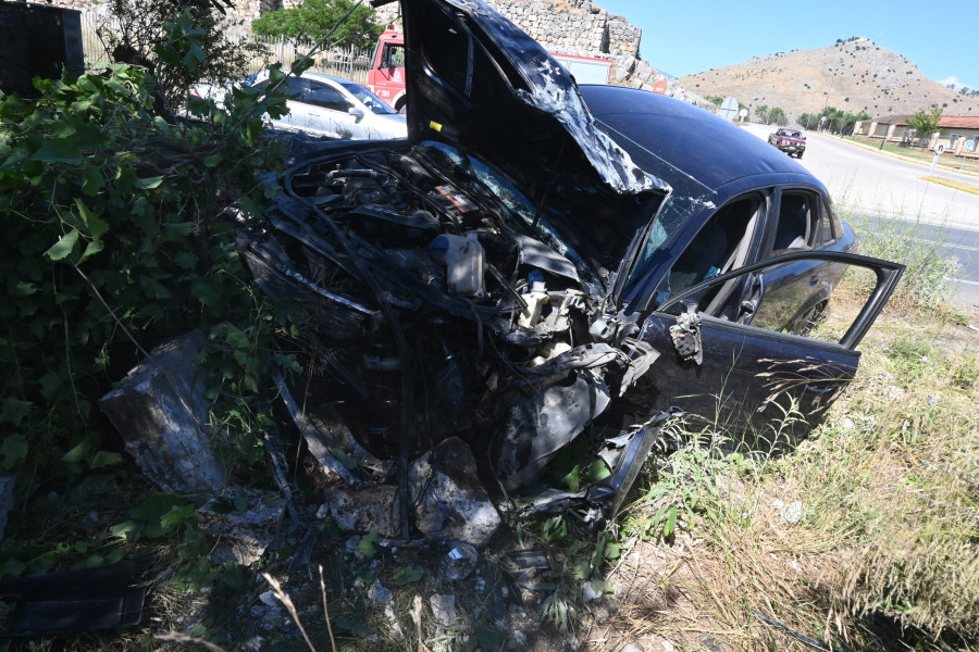 Αργολίδα: Τροχαίο με 5 τραυματίες στον δρόμο Ναυπλίου - Άργους στην περιοχή της Αρχαίας Τίρυνθας. (ΒΑΣΙΛΗΣ ΠΑΠΑΔΟΠΟΥΛΟΣ /EUROKINISSI)