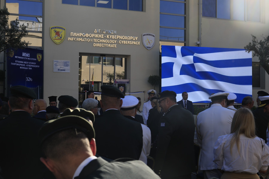 [387855] Ο ΠΡΩΘΥΠΟΥΡΓΟΣ ΚΥΡΙΑΚΟΣ ΜΗΤΣΟΤΑΚΗΣ ΣΤΗΝ ΤΕΛΕΤΗ ΕΓΚΑΙΝΙΩΝ ΤΩΝ ΝΕΩΝ ΕΓΚΑΤΑΣΤΑΣΕΩΝ ΤΗΣ ΔΙΕΥΘΥΝΣΗΣ ΠΛΗΡΟΦΟΡΙΚΗΣ ΚΑΙ ΚΥΒΕΡΝΟΧΩΡΟΥ ΣΤΟ ΥΠΟΥΡΓΕΙΟ ΑΜΥΝΑΣ (ΓΙΩΡΓΟΣ ΚΟΝΤΑΡΙΝΗΣ / EUROKINISSI)