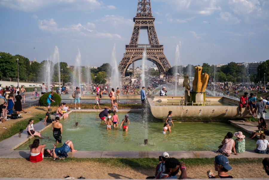 APTOPIX France Europe Heatwave