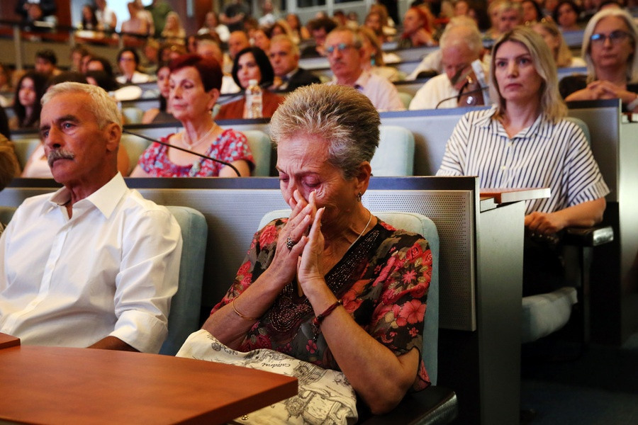 ΠΑΡΑΔΟΣΗ ΠΡΟΣΩΠΙΚΩΝ ΑΝΤΙΚΕΙΜΕΝΩΝ ΚΡΑΤΟΥΜΕΝΩΝ ΣΕ ΝΑΖΙΣΤΙΚΑ ΣΤΡΑΤΟΠΕΔΑ