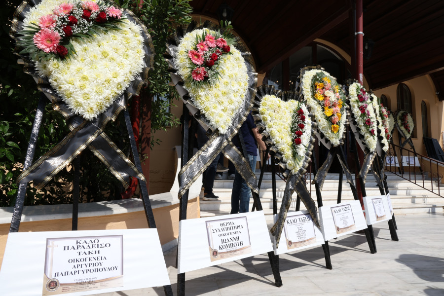 [387964] ΕΙΚΟΝΕΣ ΑΠΟ ΤΗΝ ΚΗΔΕΙΑ ΤΟΥ ΤΑΚΗ ΓΚΩΝΙΑ.(ΠΑΝΟΣ ΠΡΑΓΙΑΝΝΗΣ / EUROKINISSI)