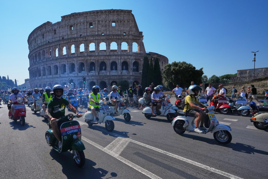 Italy Vespa 80th Anniversary