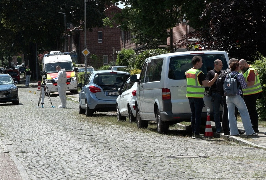 At least five dead after shooting in Stade