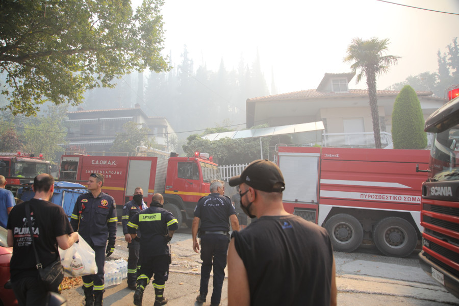Φωτιά στο Δερβένι Θεσσαλονίκης