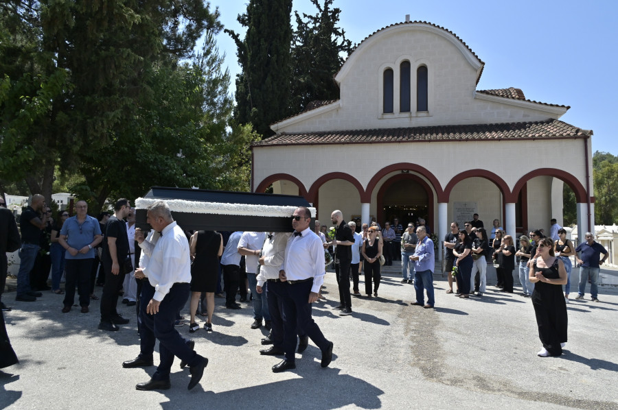 [388161] ΕΞΟΔΙΟΣ ΑΚΟΛΟΥΘΙΑ ΤΟΥ ΗΘΟΠΟΙΟΥ ΜΙΧΑΛΗ ΜΟΣΙΟΥ (ΜΙΧΑΛΗΣ ΠΑΠΑΝΙΚΟΛΑΟΥ / EUROKINISSI)
