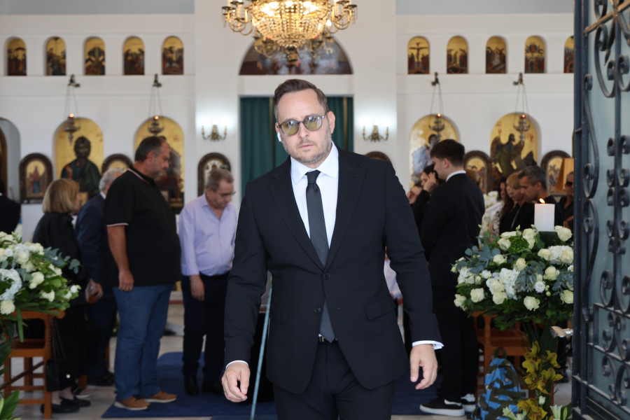 [388162] ΕΞΟΔΙΟΣ ΑΚΟΛΟΥΘΙΑ ΤΟΥ ΒΑΣΙΛΗ ΛΕΒΕΝΤΗ (ΓΙΑΝΝΗΣ ΠΑΝΑΓΟΠΟΥΛΟΣ / EUROKINISSI)