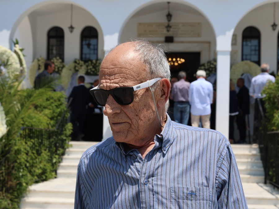 [388162] ΕΞΟΔΙΟΣ ΑΚΟΛΟΥΘΙΑ ΤΟΥ ΒΑΣΙΛΗ ΛΕΒΕΝΤΗ (ΓΙΑΝΝΗΣ ΠΑΝΑΓΟΠΟΥΛΟΣ / EUROKINISSI)