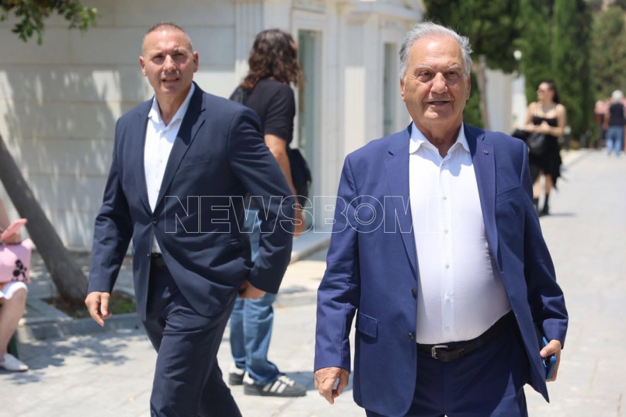 κηδεία βασίλη λεβέντη