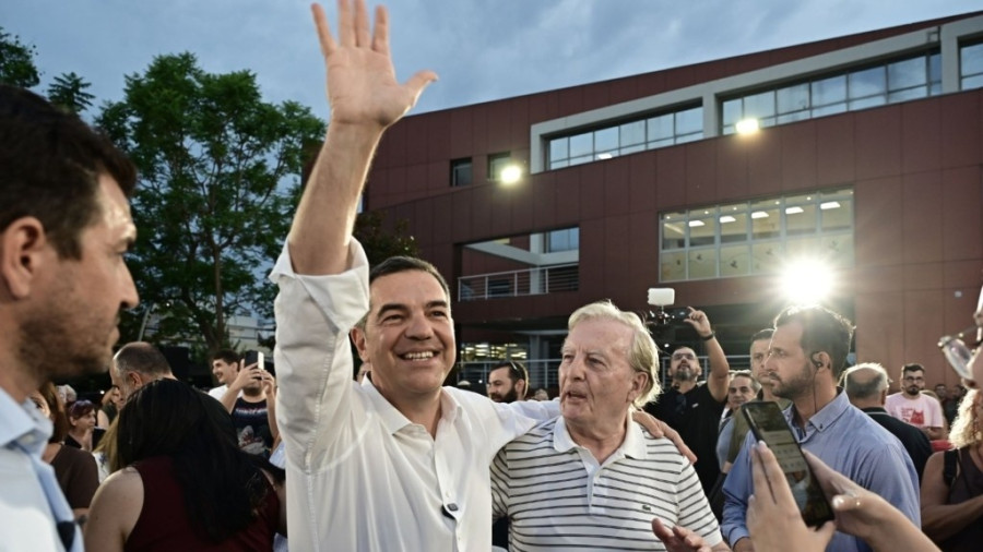 1783659828834-324062905-tsipras-peristeri.jpg