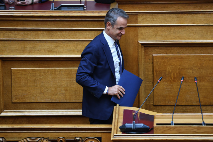 [388306] Ο ΠΡΩΘΥΠΟΥΡΓΟΣ ΚΥΡΙΑΚΟΣ ΜΗΤΣΟΤΑΚΗΣ ΣΤΗ ΒΟΥΛΗ ΓΙΑ ΝΑ ΑΠΑΝΤΗΣΕΙ ΣΕ ΕΠΙΚΑΙΡΗ ΕΡΩΤΗΣΗ ΤΟΥ ΠΡΟΕΔΡΟΥ ΤΟΥ ΠΑΣΟΚ-ΚΙΝΗΜΑΤΟΣ ΑΛΛΑΓΗΣ ΝΙΚΟΥ ΑΝΔΡΟΥΛΑΚΗ ΣΤΟ ΠΛΑΙΣΙΟ ΤΗΣ ΩΡΑΣ ΤΟΥ ΠΡΩΘΥΠΟΥΡΓΟΥ (ΓΙΑΝΝΗΣ ΠΑΝΑΓΟΠΟΥΛΟΣ / EUROKINISSI)