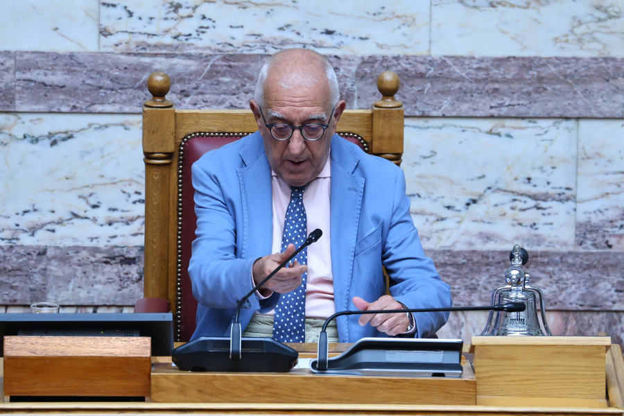 [388306] Ο ΠΡΩΘΥΠΟΥΡΓΟΣ ΚΥΡΙΑΚΟΣ ΜΗΤΣΟΤΑΚΗΣ ΣΤΗ ΒΟΥΛΗ ΓΙΑ ΝΑ ΑΠΑΝΤΗΣΕΙ ΣΕ ΕΠΙΚΑΙΡΗ ΕΡΩΤΗΣΗ ΤΟΥ ΠΡΟΕΔΡΟΥ ΤΟΥ ΠΑΣΟΚ-ΚΙΝΗΜΑΤΟΣ ΑΛΛΑΓΗΣ ΝΙΚΟΥ ΑΝΔΡΟΥΛΑΚΗ ΣΤΟ ΠΛΑΙΣΙΟ ΤΗΣ ΩΡΑΣ ΤΟΥ ΠΡΩΘΥΠΟΥΡΓΟΥ (ΓΙΑΝΝΗΣ ΠΑΝΑΓΟΠΟΥΛΟΣ / EUROKINISSI)