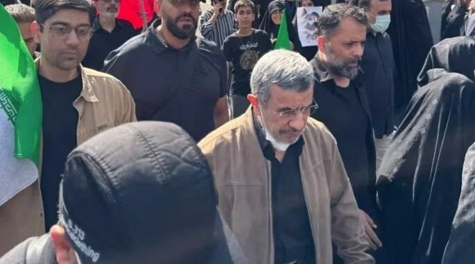 Μαχμούντ Αχμαντινετζάντ