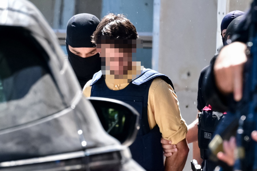 [388384] ΣΕ ΑΠΟΛΟΓΙΑ ΕΝΩΠΙΟΝ ΤΗΣ 3ης ΤΑΚΤΙΚΗΣ ΑΝΑΚΡΙΤΡΙΑΣ ΟΔΗΓΟΥΝΤΑΙ ΟΙ ΣΥΛΛΗΦΘΕΝΤΕΣ ΚΑΤΗΓΟΡΟΥΜΕΝΟΙ ΓΙΑ ΤΗΝ EMΠPHΣTIKH EΠIΘEΣH ΣΤΗ MARFIN
