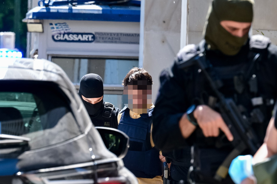 [388384] ΣΕ ΑΠΟΛΟΓΙΑ ΕΝΩΠΙΟΝ ΤΗΣ 3ης ΤΑΚΤΙΚΗΣ ΑΝΑΚΡΙΤΡΙΑΣ ΟΔΗΓΟΥΝΤΑΙ ΟΙ ΣΥΛΛΗΦΘΕΝΤΕΣ ΚΑΤΗΓΟΡΟΥΜΕΝΟΙ ΓΙΑ ΤΗΝ EMΠPHΣTIKH EΠIΘEΣH ΣΤΗ MARFIN