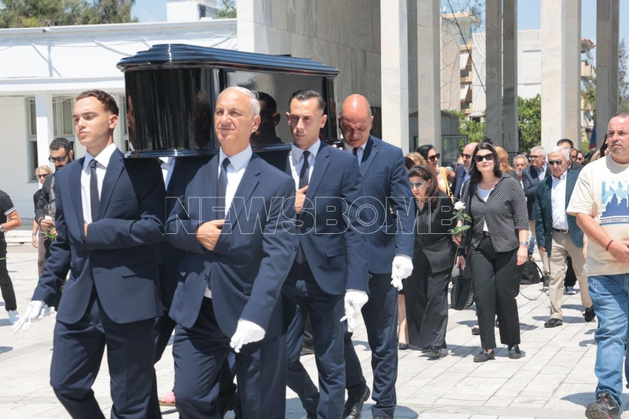 Κηδεία Μάρως Κοντού