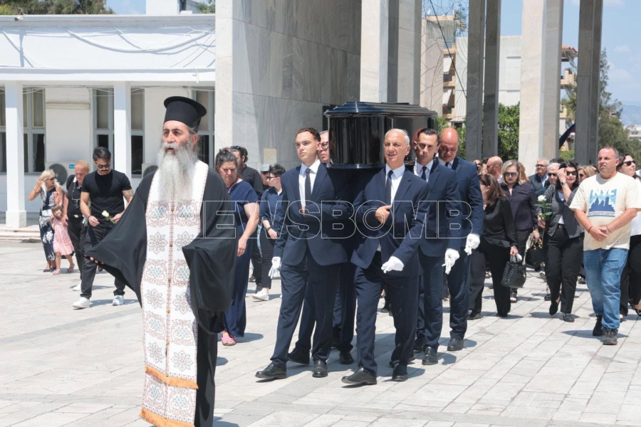 Κηδεία Μάρως Κοντού
