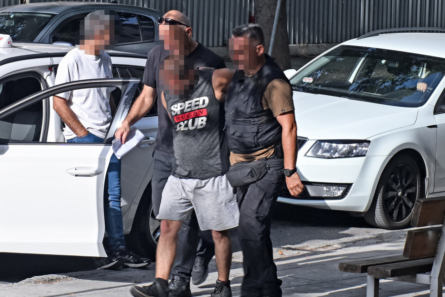 kalamata-emprhsmoi-koinotarhis-καλαμάτα-εμπρησμοί-κοινοτάρχης