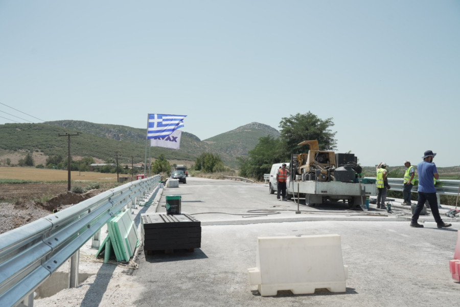 ΕΓΚΑΙΝΙΑ ΤΗΣ ΝΕΑΣ ΓΕΦΥΡΑΣ ΑΛΜΩΠΟΥ ΚΑΙ ΑΥΤΟΨΙΑ ΣΕ ΕΡΓΑ ΣΤΑ ΦΑΡΣΑΛΑ ΚΑΙ ΣΤΟΝ ΔΟΜΟΚΟ  (ΓΡΑΦΕΙΟ ΤΥΠΟΥ ΥΠΟΥΡΓΕΙΟΥ ΥΠΟΔΟΜΩΝ ΚΑΙ ΜΕΤΑΦΟΡΩΝ/EUROKINISSI)