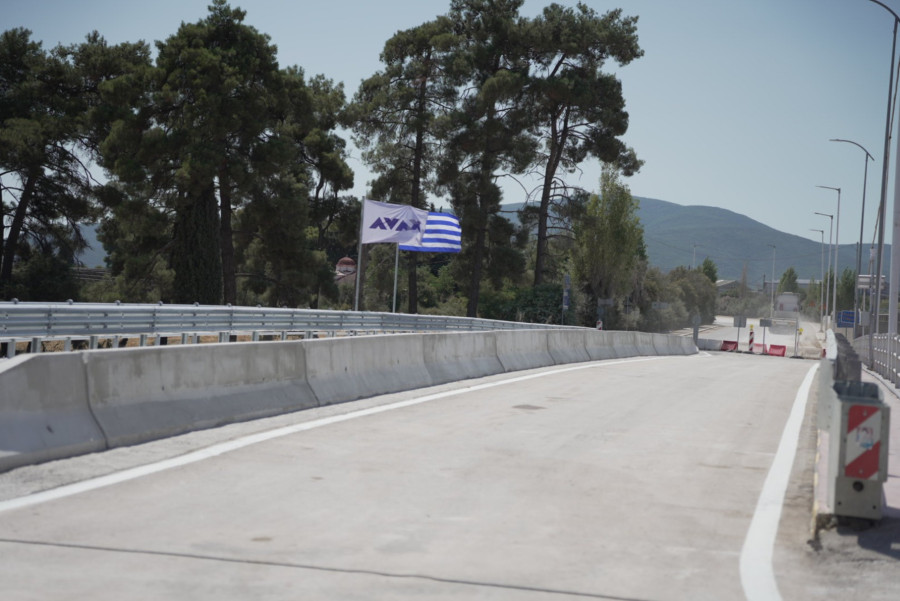 ΕΓΚΑΙΝΙΑ ΤΗΣ ΝΕΑΣ ΓΕΦΥΡΑΣ ΑΛΜΩΠΟΥ ΚΑΙ ΑΥΤΟΨΙΑ ΣΕ ΕΡΓΑ ΣΤΑ ΦΑΡΣΑΛΑ ΚΑΙ ΣΤΟΝ ΔΟΜΟΚΟ  (ΓΡΑΦΕΙΟ ΤΥΠΟΥ ΥΠΟΥΡΓΕΙΟΥ ΥΠΟΔΟΜΩΝ ΚΑΙ ΜΕΤΑΦΟΡΩΝ/EUROKINISSI)