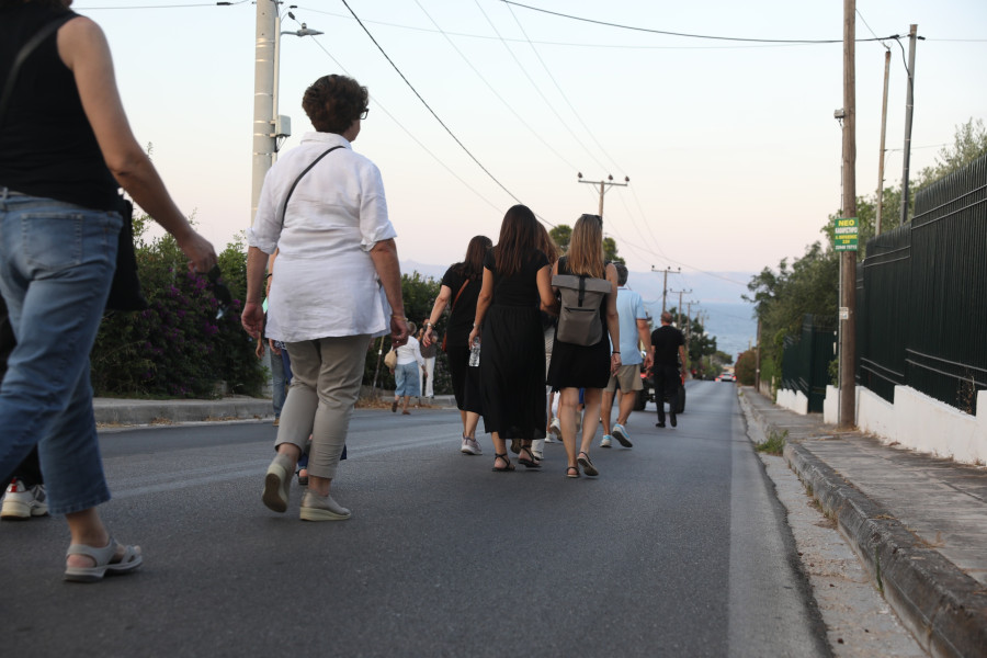 [388589] ΕΚΔΗΛΩΣΕΙΣ ΜΝΗΜΗΣ ΓΙΑ ΤΑ 8 ΧΡΟΝΙΑ ΑΠΟ ΤΗΝ ΤΡΑΓΩΔΙΑ ΣΤΟ ΜΑΤΙ (ΔΑΝΑΗ ΔΑΥΛΟΠΟΥΛΟΥ/EUROKINISSI)
