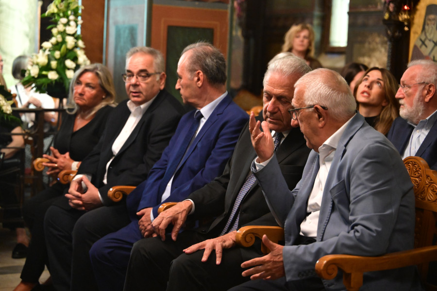 [388611] ΕΞΟΔΙΟΣ ΑΚΟΛΟΥΘΙΑ ΤΗΣ ΜΑΙΡΗΣ ΛΙΝΤΑ  ΣΤΟ ΓΗΡΟΚΟΜΕΙΟ ΑΘΗΝΩΝ (ΤΑΤΙΑΝΑ ΜΠΟΛΑΡΗ /EUROKINISSI)