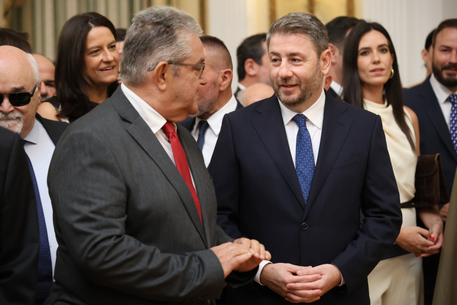[388621]  ΔΕΞΙΩΣΗ ΣΤΟ ΠΡΟΕΔΡΙΚΟ ΜΕΓΑΡΟ ΓΙΑ ΤΗΝ 52η ΕΠΕΤΕΙΟ ΑΠΟΚΑΤΑΣΤΑΣΗΣ ΤΗΣ ΔΗΜΟΚΡΑΤΙΑΣ  (ΓΙΑΝΝΗΣ ΠΑΝΑΓΟΠΟΥΛΟΣ / EUROKINISSI)