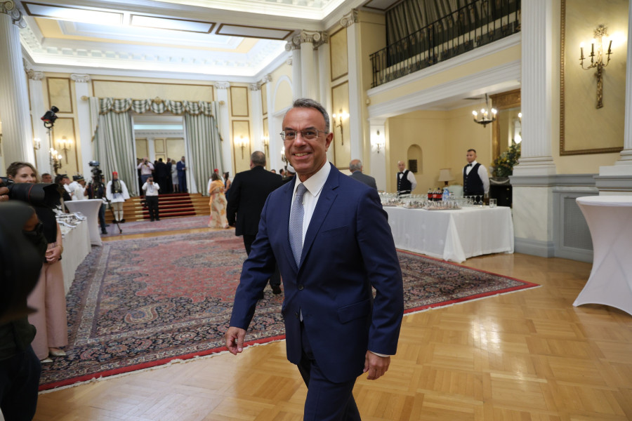 [388621]  ΔΕΞΙΩΣΗ ΣΤΟ ΠΡΟΕΔΡΙΚΟ ΜΕΓΑΡΟ ΓΙΑ ΤΗΝ 52η ΕΠΕΤΕΙΟ ΑΠΟΚΑΤΑΣΤΑΣΗΣ ΤΗΣ ΔΗΜΟΚΡΑΤΙΑΣ  (ΓΙΑΝΝΗΣ ΠΑΝΑΓΟΠΟΥΛΟΣ / EUROKINISSI)
