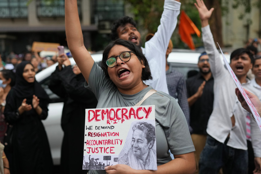 Ινδία, το «Κόμμα της Κατσαρίδας».