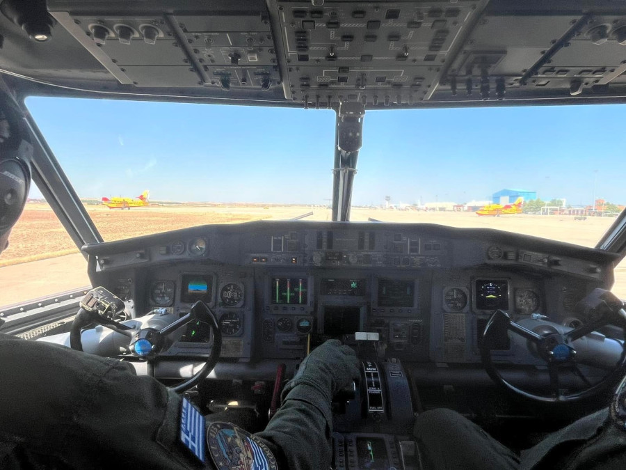 canadair2.jpg