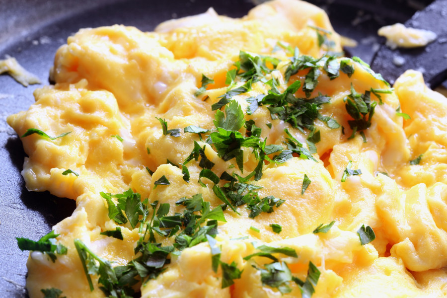 αυγα scrambled ομελετα