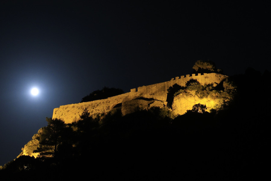 [388699] ΠΑΝΣΕΛΗΝΟΣ ΣΤΗ ΚΕΡΚΥΡΑ    (ΓΙΩΡΓΟΣ ΚΟΝΤΑΡΙΝΗΣ / EUROKINISSI)
