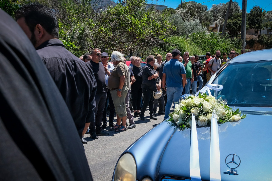 ΚΗΔΕΙΑ ΠΑΝΤΕΛΗ ΔΙΑΜΑΝΤΑΚΗ ΣΤΗΝ ΚΡΗΤΗ