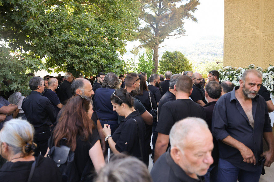 [388731] ΕΞΟΔΙΟΣ ΑΚΟΛΟΥΘΙΑ ΤΟΥ ΠΥΡΟΣΒΕΣΤΗ ΕΜΜΑΝΟΥΗΛ ΣΤΡΑΤΙΔΑΚΗ ΣΤΗΝ ΚΡΗΤΗ ΠΟΥ ΕΠΙΧΕΙΡΟΥΣΕ ΣΤΗΝ ΜΕΓΑΛΗ ΠΥΡΚΑΓΙΑ ΣΤΟ ΡΕΘΥΜΝΟ  (ΣΥΝΕΡΓΑΤΗΣ / EUROKINISSI)