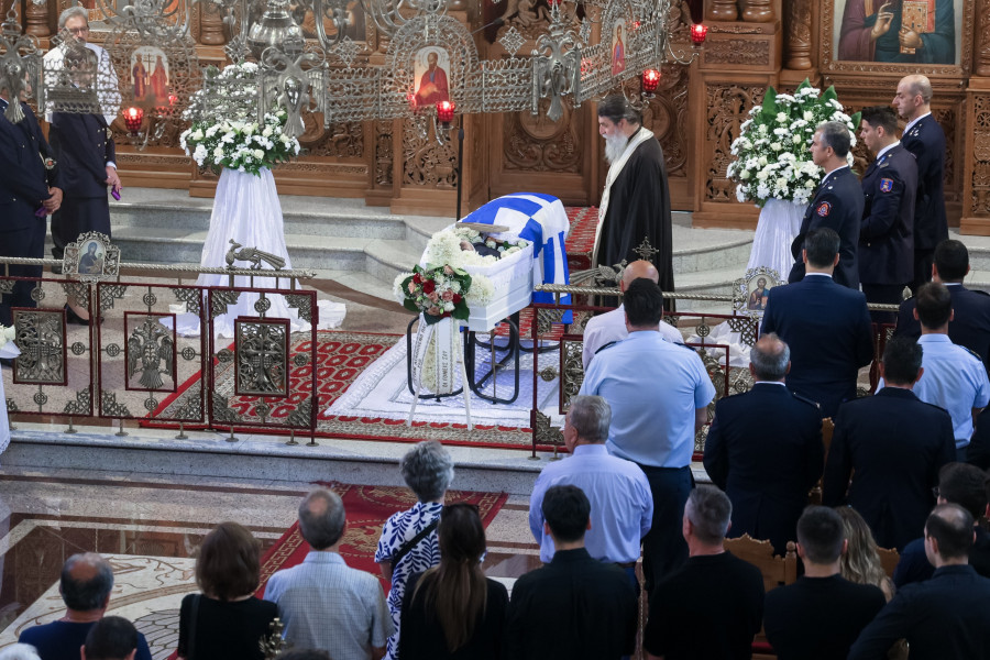 [388753] ΕΞΟΔΙΟΣ ΑΚΟΛΟΥΘΙΑ ΤΟΥ ΑΞΙΩΜΑΤΙΚΟΥ ΤΗΣ ΠΥΡΟΣΒΕΣΤΙΚΗΣ ΚΩΝΣΤΑΝΤΙΝΟΥ ΛΑΙΜΟΔΕΤΗ ΣΤΟ ΑΓΡΙΝΙΟ  (ΓΙΩΡΓΟΣ ΔΕΡΒΙΣΗΣ / EUROKINISSI)