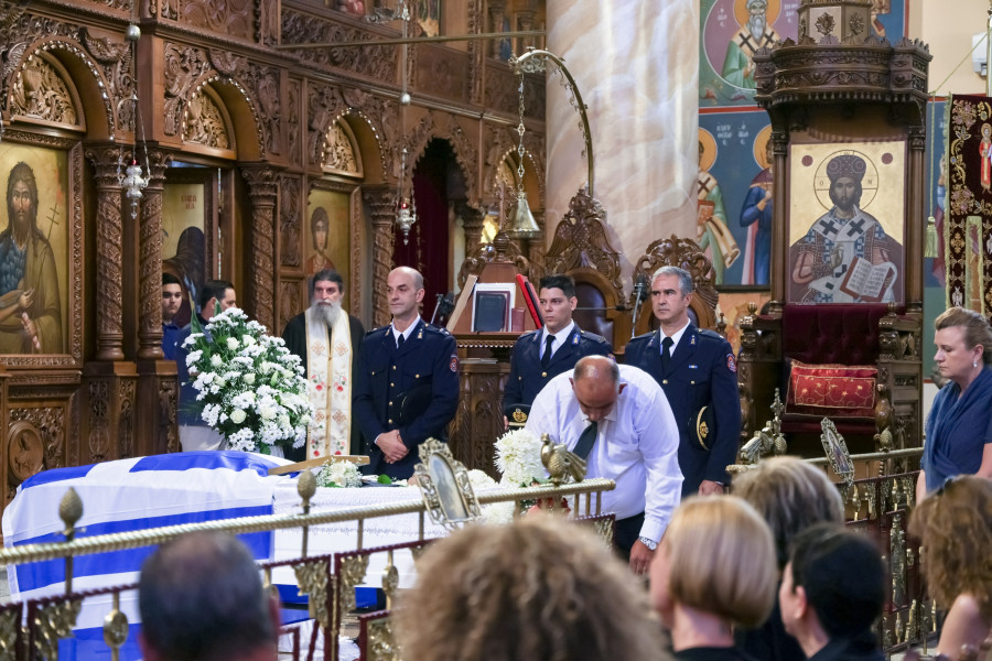 [388753] ΕΞΟΔΙΟΣ ΑΚΟΛΟΥΘΙΑ ΤΟΥ ΑΞΙΩΜΑΤΙΚΟΥ ΤΗΣ ΠΥΡΟΣΒΕΣΤΙΚΗΣ ΚΩΝΣΤΑΝΤΙΝΟΥ ΛΑΙΜΟΔΕΤΗ ΣΤΟ ΑΓΡΙΝΙΟ  (ΓΙΩΡΓΟΣ ΔΕΡΒΙΣΗΣ / EUROKINISSI)