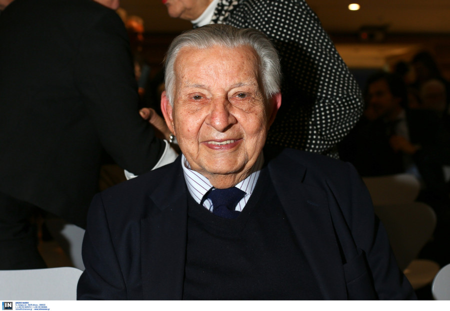 Ο ΠΡΟΕΔΡΟΣ ΤΗΣ ΔΗΜΟΚΡΑΤΙΑΣ ΠΡΟΚΟΠΗΣ ΠΑΥΛΟΠΟΥΛΟΣ ΣΤΗΝ ΠΑΡΟΥΣΙΑΣΗ ΤΟΥ ΒΙΒΛΙΟΥ ΤΟΥ ΠΡΕΣΒΗ ΒΑΣΙΛΗ  ΚΑΣΚΑΡΕΛΗ 