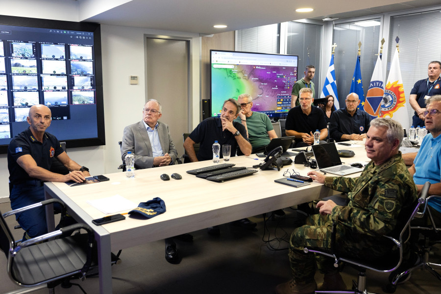 Ο ΠΡΩΘΥΠΟΥΡΓΟΣ ΚΥΡΙΑΚΟΣ ΜΗΤΣΟΤΑΚΗΣ ΣΤΟ ΣΤΝΤΟΝΙΣΤΙΚΟ ΚΕΝΤΡΟ ΕΠΙΧΕΙΡΗΣΗΣ ΚΑΙ ΔΙΑΧΕΙΡΗΣΗΣ ΚΡΙΣΕΩΝ ΤΗΣ ΠΟΛΙΤΙΚΗΣ ΠΡΟΣΤΑΣΙΑΣ