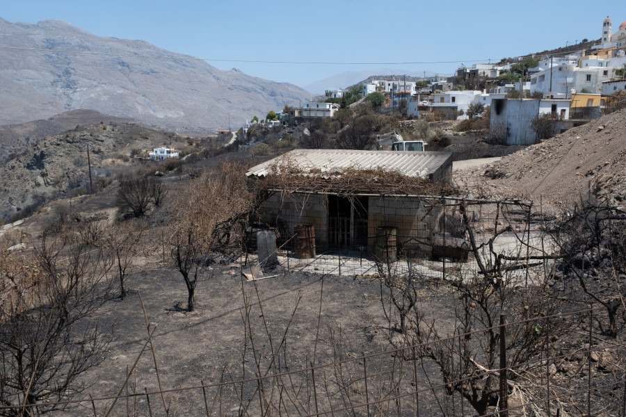 ΡΕΘΥΜΝΟ ΑΓΙΟΣ ΠΑΥΛΟΣ ΦΩΤΙΑ ΕΠΟΜΕΝΗ ΜΕΡΑ  (ΑΝΤΩΝΗΣ ΖΟΥΡΙΔΑΚΗΣ / EUROKINISSI)