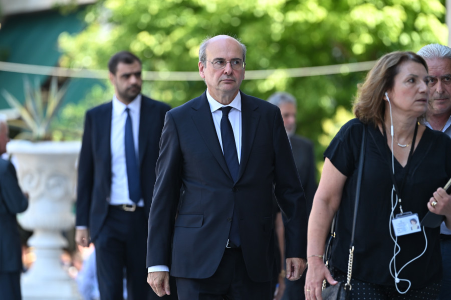 <br><br>ΕΞΟΔΙΟΣ ΑΚΟΛΟΥΘΙΑ ΤΟΥ ΠΡΩΗΝ ΥΠΟΥΡΓΟΥ ΓΙΑΝΝΗ ΒΑΡΒΙΤΣΙΩΤΗ