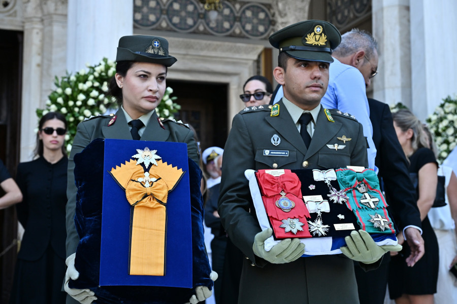 <br><br>ΕΞΟΔΙΟΣ ΑΚΟΛΟΥΘΙΑ ΤΟΥ ΠΡΩΗΝ ΥΠΟΥΡΓΟΥ ΓΙΑΝΝΗ ΒΑΡΒΙΤΣΙΩΤΗ