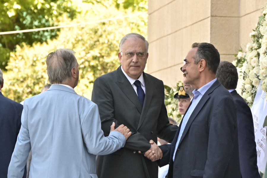 [388809] ΕΞΟΔΙΟΣ ΑΚΟΛΟΥΘΙΑ ΤΟΥ ΓΙΑΝΝΗ ΒΑΡΒΙΤΣΙΩΤΗ (ΜΙΧΑΛΗΣ ΠΑΠΑΝΙΚΟΛΑΟΥ / EUROKINISSI)