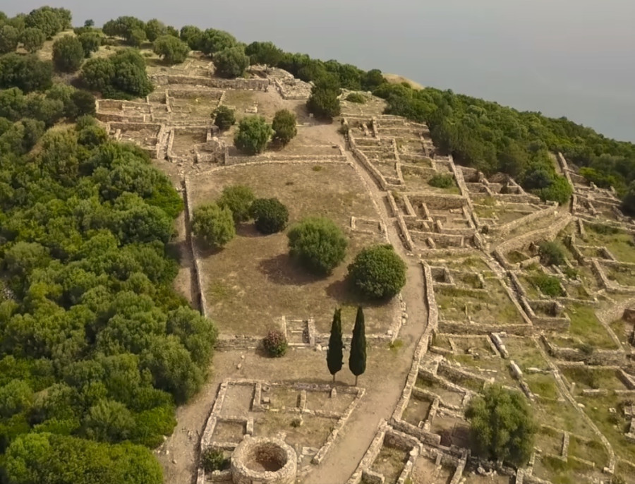 arxaiologikos-xwros-ramnoyntos.jpg