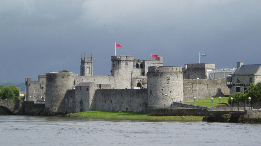 king-johns-castle-w.jpg