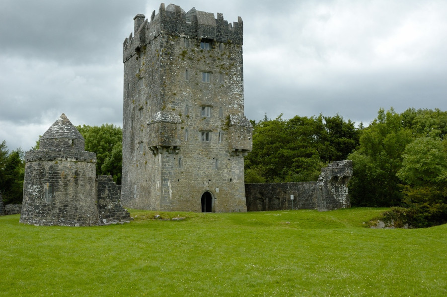 aughnanure-castle-w.jpg