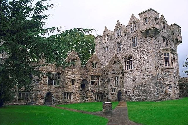 donegal-castle-w.jpg