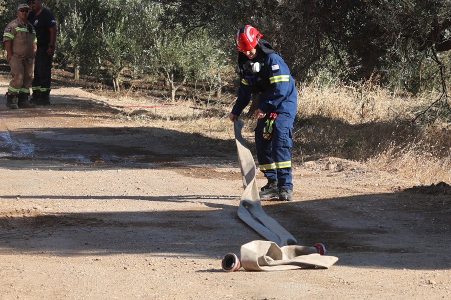[388904] ΣΟΡΟΣ ΕΝΤΟΠΙΣΤΗΚΕ ΜΕΣΑ ΣΕ ΙΧ ΟΧΗΜΑ ΚΑΤΑ ΤΗ ΔΙΑΡΚΕΙΑ ΚΑΤΑΣΒΕΣΗΣ ΠΥΡΚΑΓΙΑΣ ΣΤΗ ΠΕΡΙΟΧΗ ΗΜΕΡΟΣ ΣΤΑ ΣΠΑΤΑ ΑΤΤΙΚΗΣ