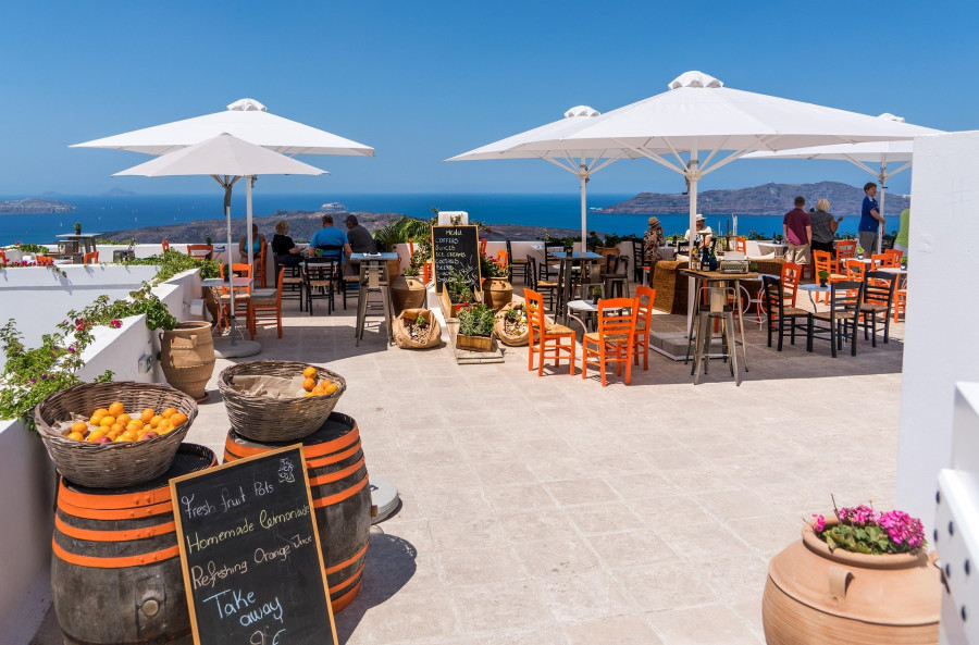 michelle-maria-santorini-15784631920.jpg